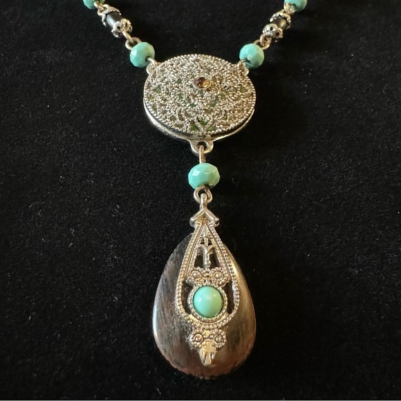 1980s Vintage Nina Ricci for Avon (Signed NR) Dreamcatcher Pendant Necklace - Picture 7 of 14